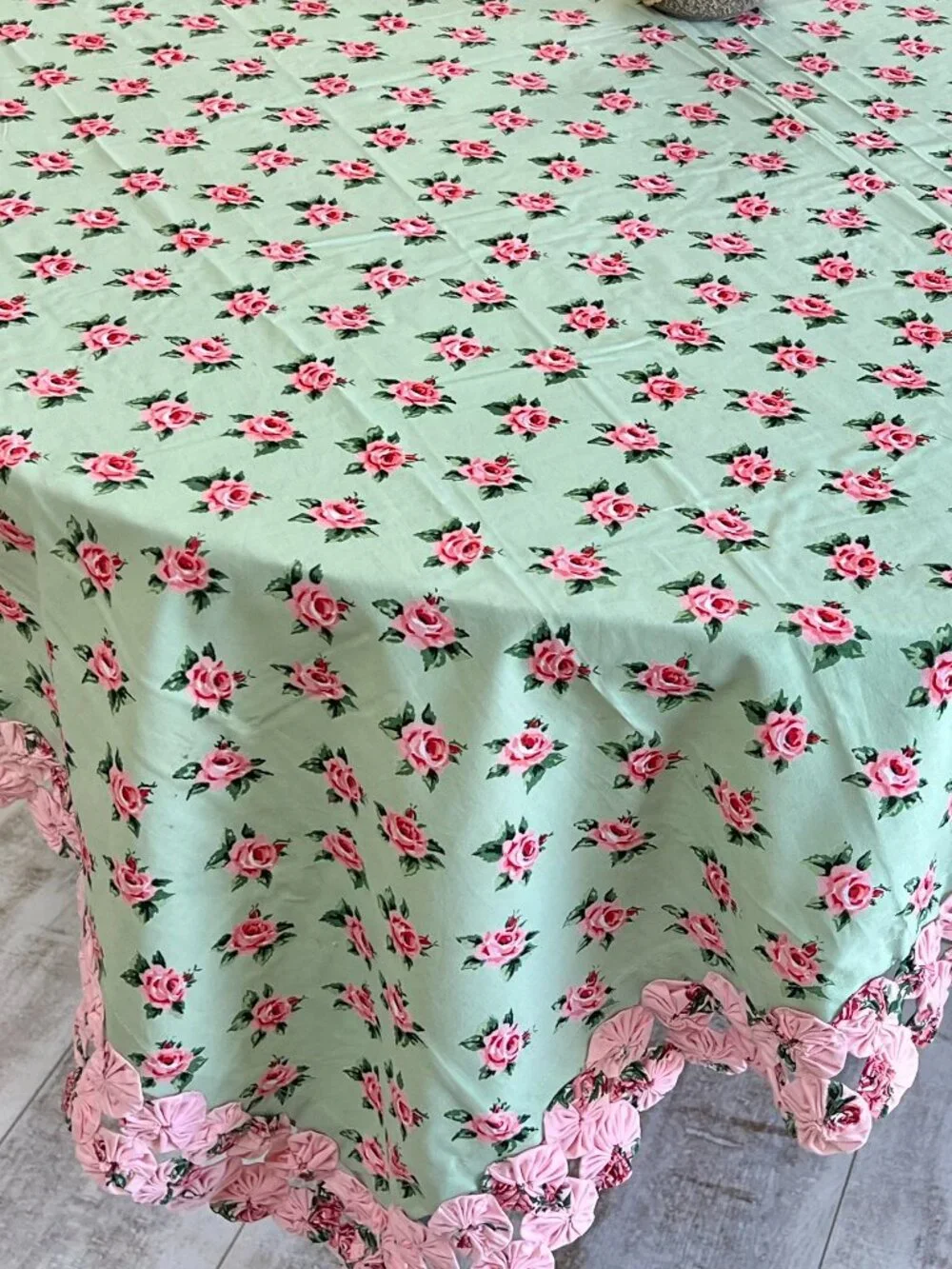 Two's Company Primrose YoYo Flowers Tablecloth